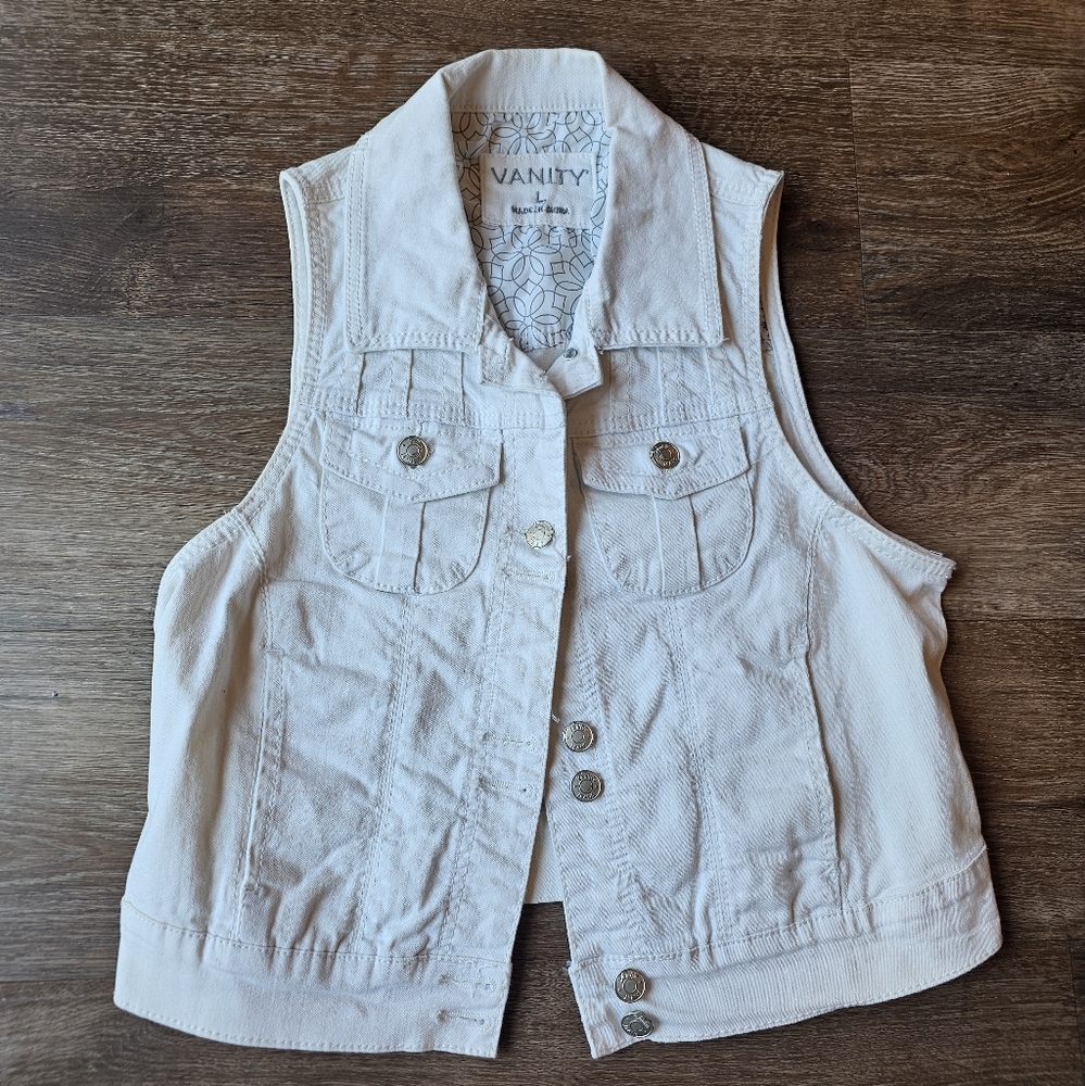 Super cute white sleeveless Vanity jean vest size large
